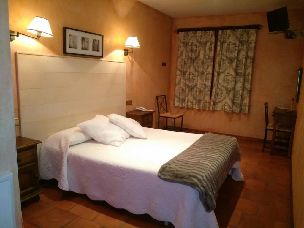 Hotel Rural Carlos I Garganta la Olla Exterior photo