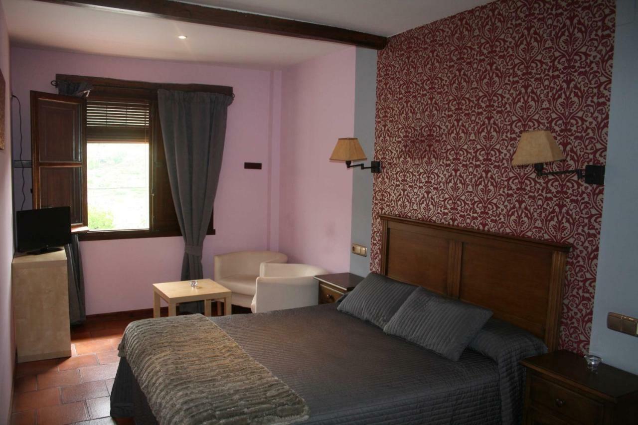Hotel Rural Carlos I Garganta la Olla Exterior photo